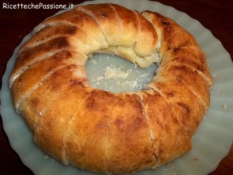 Ciambella di Pane Farcita