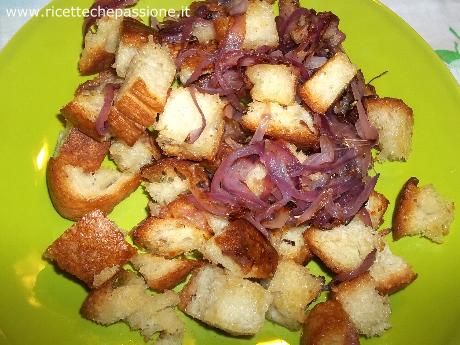 Cipolle con Crostini di Pane