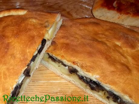 Focaccia con Patate-Champignon