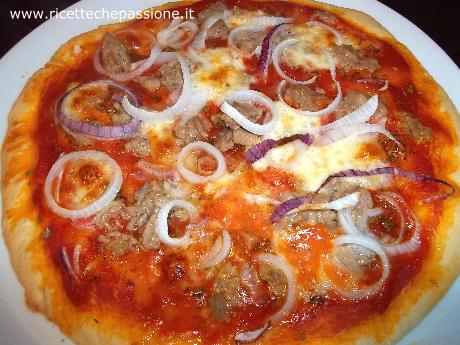 Pizza con Tonno e Cipolla