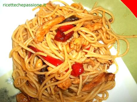 Spaghetti con Pollo alla Soia