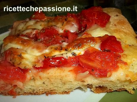 Focaccia Morbida con Pomodori