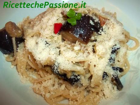 Pasta con Melanzane Fritte