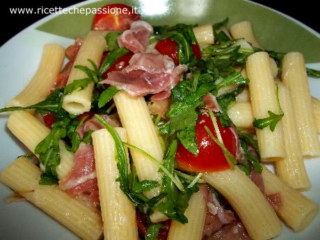 Pasta Crudo Pomodorini Rucola