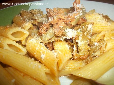 Penne con Carciofi e Salsiccia