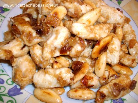 Pollo alle Mandorle