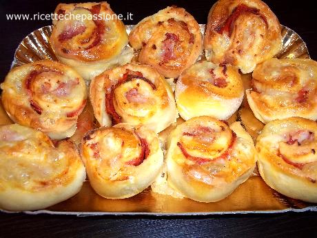 Rustici al Salame e Provolone
